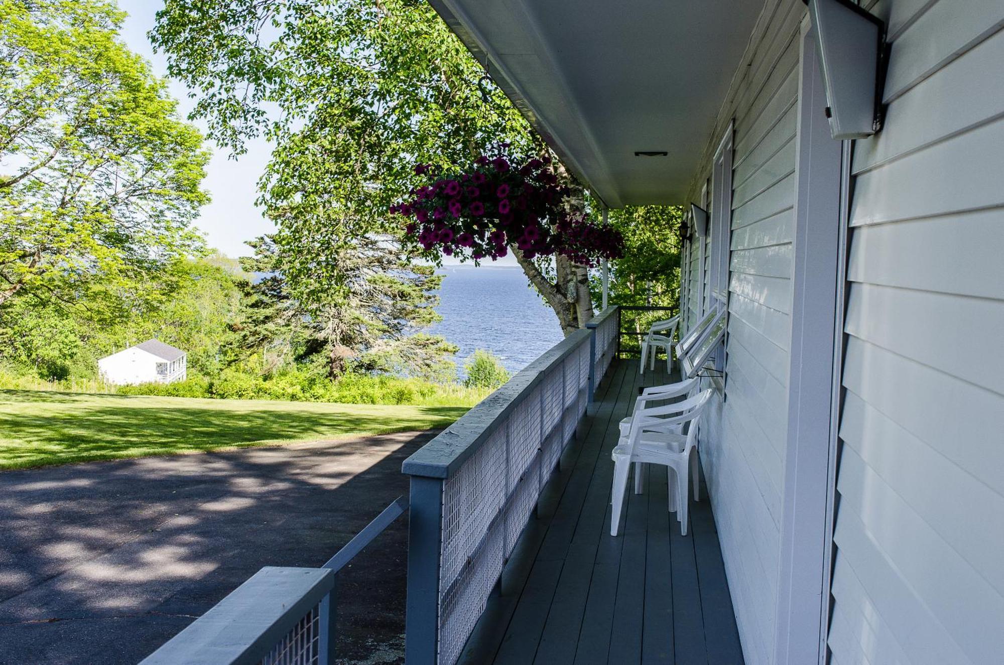 High Tide Inn On The Ocean, Motel And Cottages Camden Exterior photo