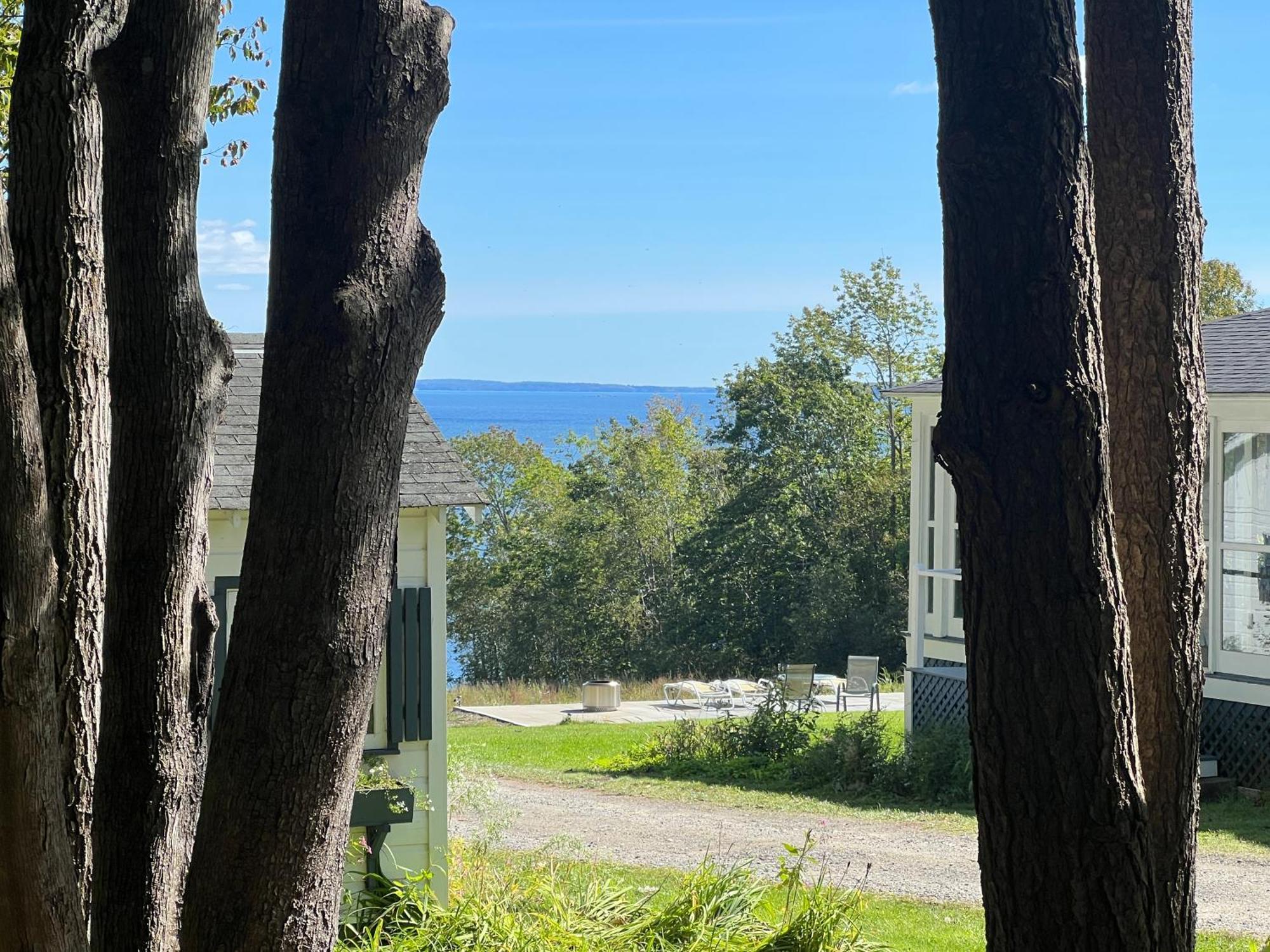 High Tide Inn On The Ocean, Motel And Cottages Camden Exterior photo